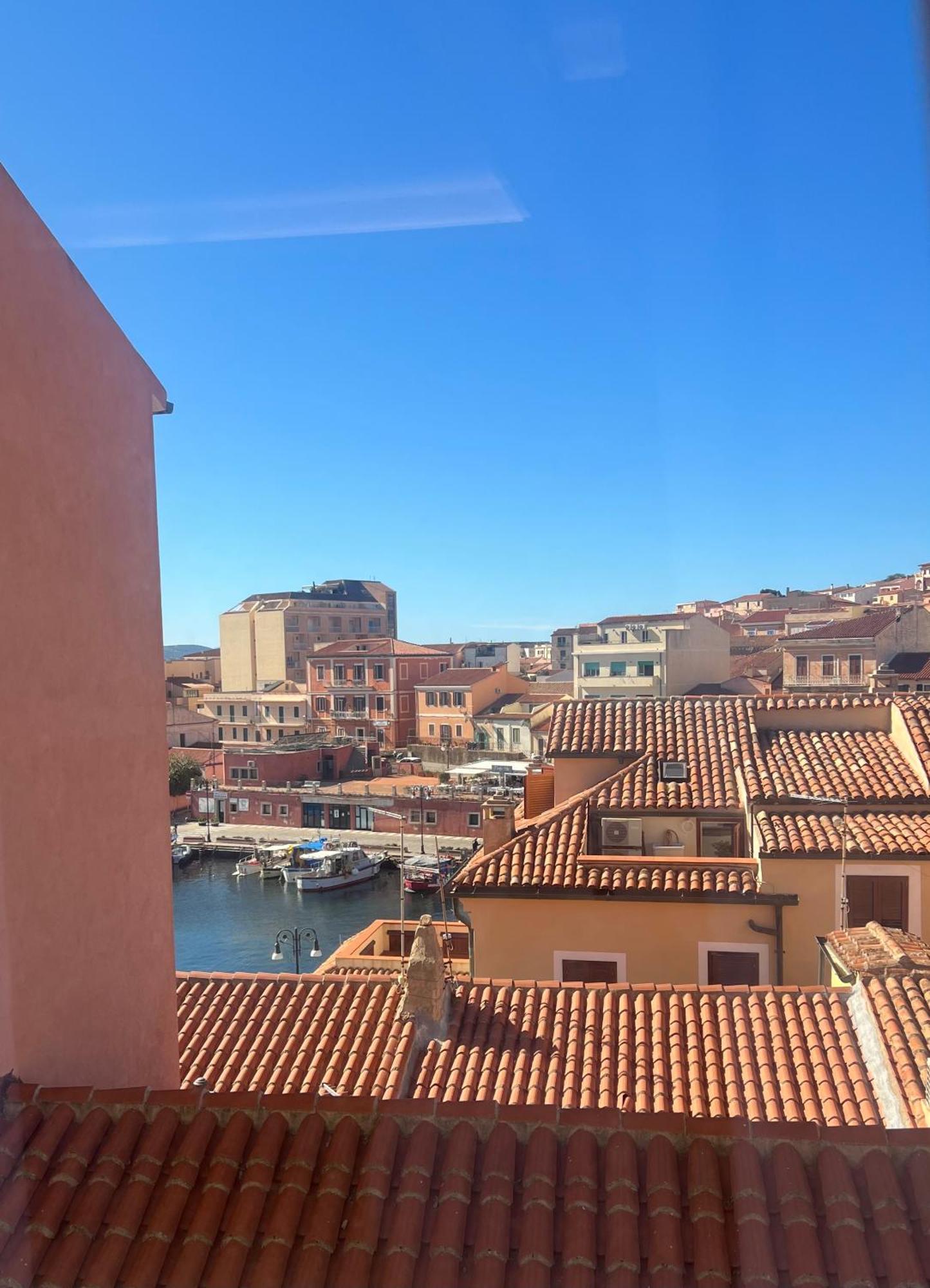 Maison Madeleine La Maddalena  Bagian luar foto